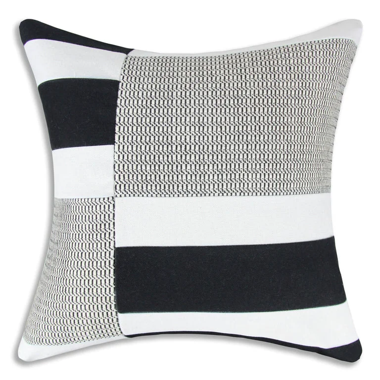 042 Black/White Cushion